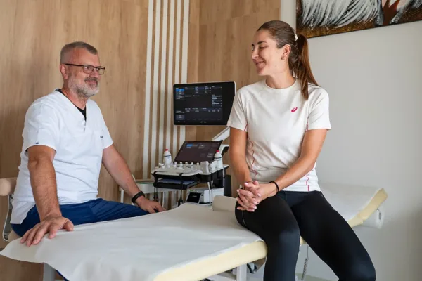 Belinda Bencic na ultrazvukovom vyšetrení v rádiologickom centre MediRad s MUDr. Vladimírom Neuschlom