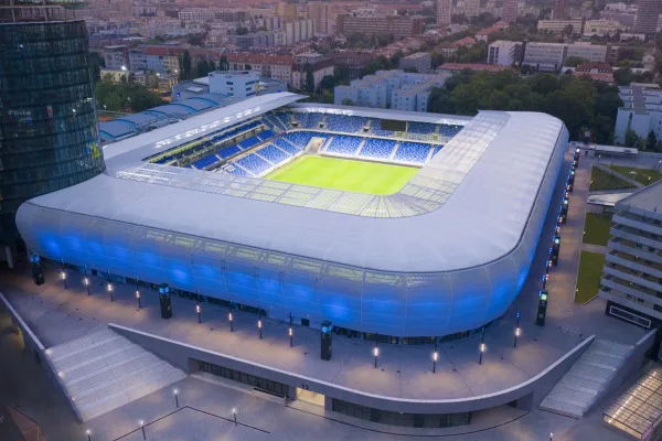 Národný futbalový štadión v Bratislave, miesto odborného kongresu o futbalovom triesle